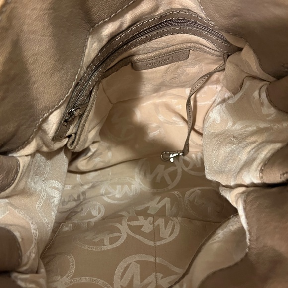 Michael Kors Tan Hamilton Purse - Picture 12 of 15